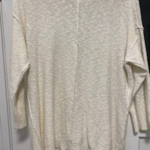 Clearout-EUC Two by Vince Camuto 3/4 sleeve creat tunic in size M - Picture 5 of 11